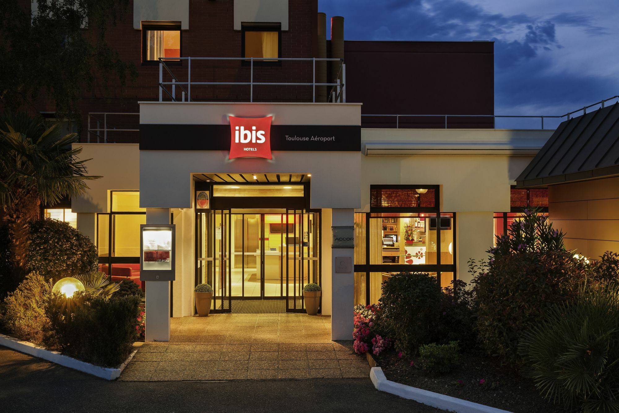Готель Ibis Toulouse Aeroport Бланьяк Екстер'єр фото